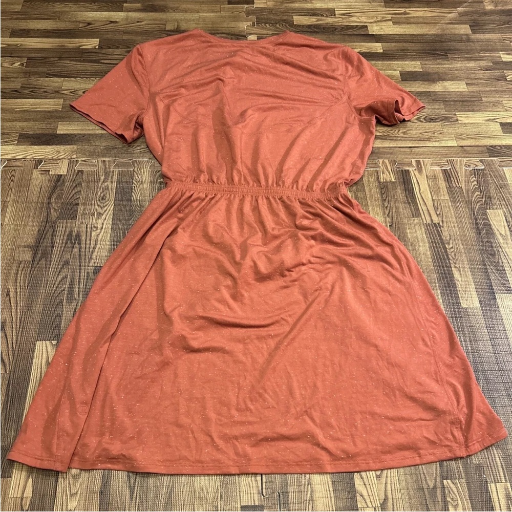 lululemon | Unwind Your Mind Dress in Brick Rose/White - Size 6